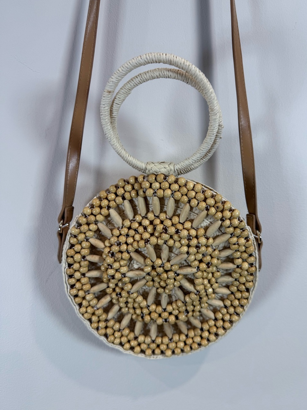 🔥 A new day Women’s Handcrafted Round Beaded Crossbody Bag in Beige and Tan EC🔥
